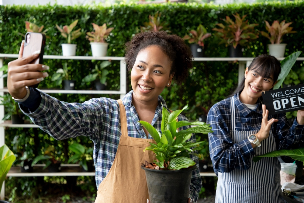 Two women entrepreneurs in a plant shop 